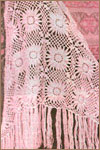 Розовая шаль из цветочных мотивов